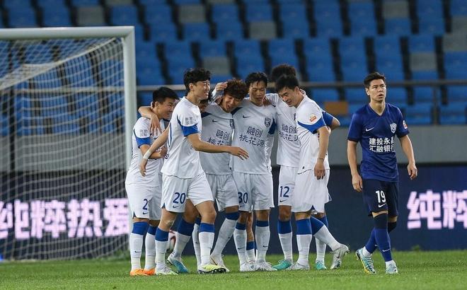 关于里程碑夜！武汉三镇豪取连胜，欧冠冲刺阶段刷纪录，更衣室稳定，资深球员宣示担当的信息-爱游戏